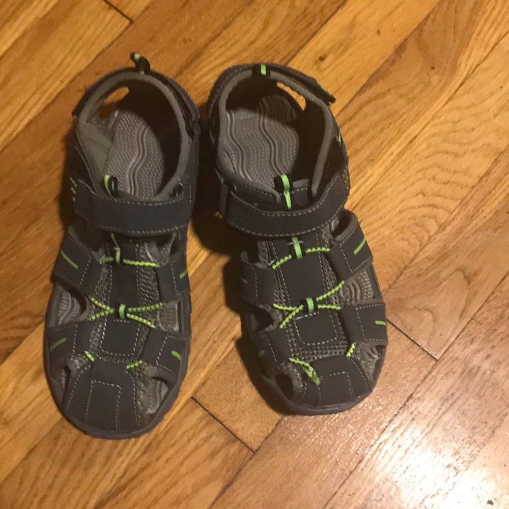 Kids sandals